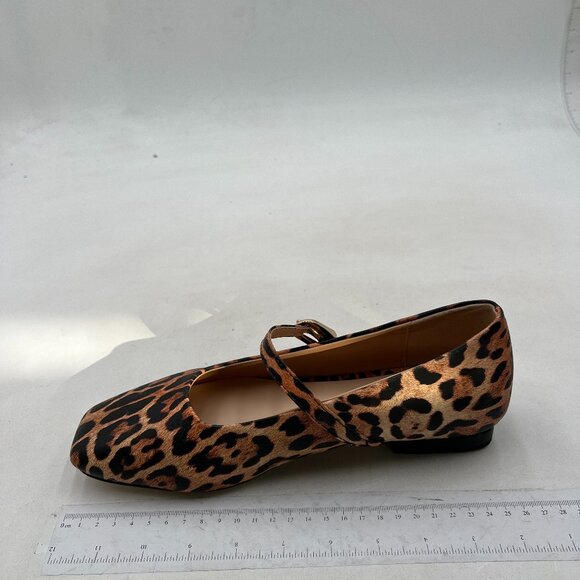 Leopard Print Women's Flats - Picture 2 of 8